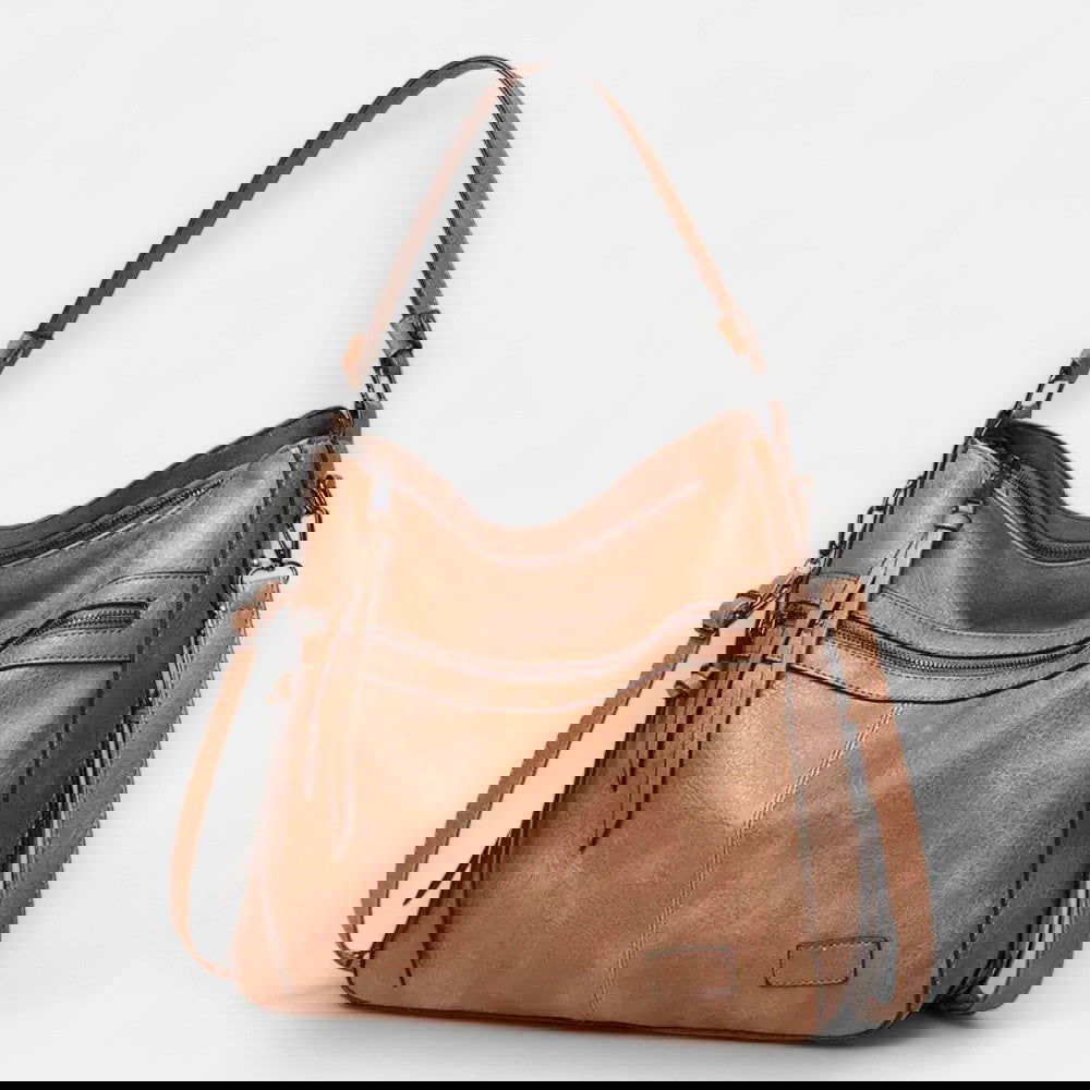 Auryn Leather Travel Shoulder Bag - Ariane Bay